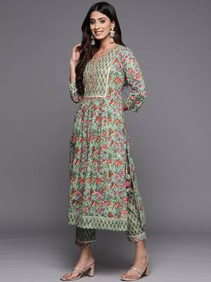 Green & Pink Floral Print Pure Cotton Kurta with Trousers & With Dupatta 6