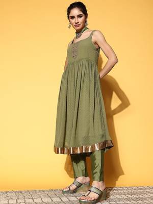 Women Textured Poly Georgette Spaghetti Straps Kurta Set 4
