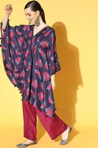 Women Navy Blue Floral Printed Kurta with Trousers