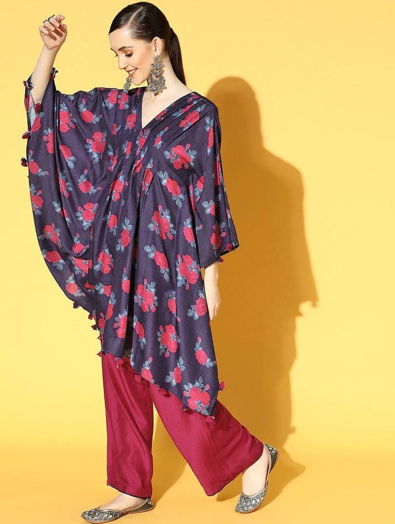 Women Navy Blue Floral Printed Kurta with Trousers