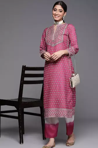Women Magenta Bandhani Printed Kurta with Trousers