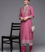 Women Magenta Bandhani Printed Kurta with Trousers