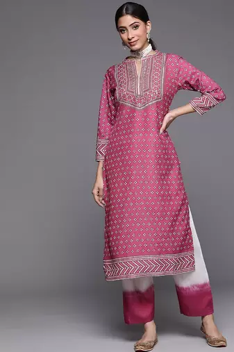 Women Magenta Bandhani Printed Kurta with Trousers