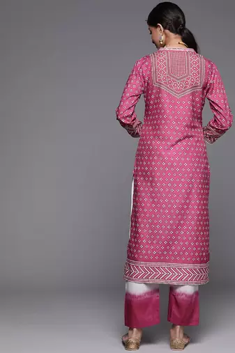 Women Magenta Bandhani Printed Kurta with Trousers