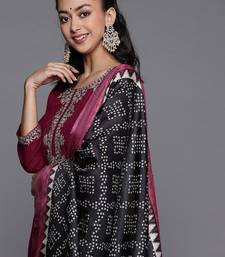 Women Magenta Yoke Design Kurta with Trousers & With Dupatta