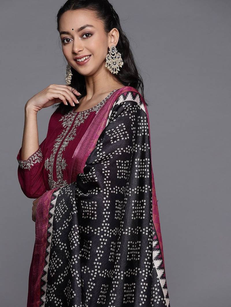 Women Magenta Yoke Design Kurta with Trousers & With Dupatta