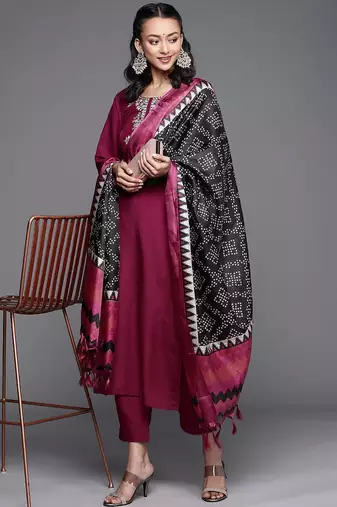 Women Magenta Yoke Design Kurta with Trousers & With Dupatta