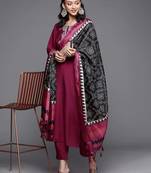 Women Magenta Yoke Design Kurta with Trousers & With Dupatta