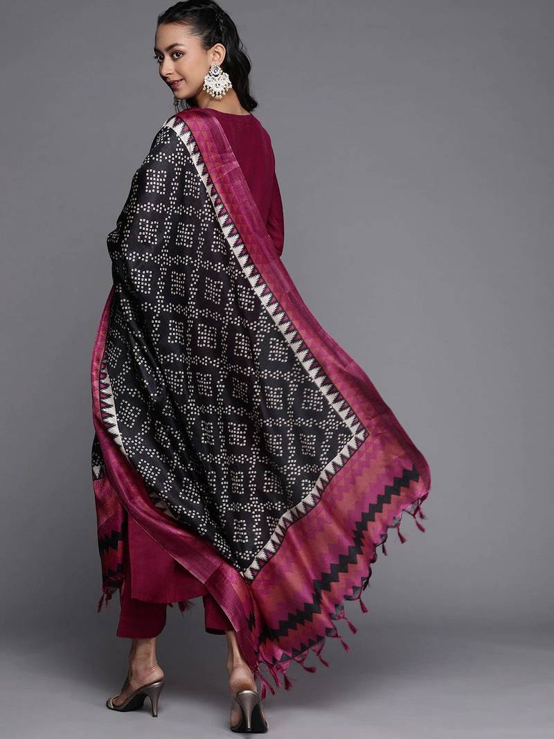 Women Magenta Yoke Design Kurta with Trousers & With Dupatta