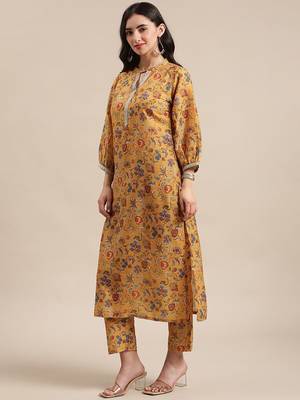 Women Mustard Yellow Floral Printed Straight Kurta with Trousers 5