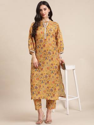 Women Mustard Yellow Floral Printed Straight Kurta with Trousers 7