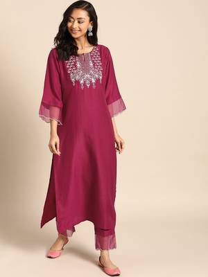 Women Magenta & Golden Yoke Design Kurta with Trousers 1