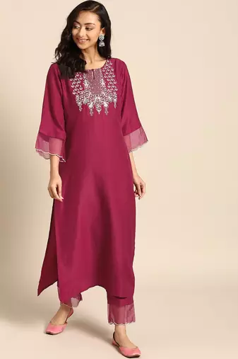 Women Magenta & Golden Yoke Design Kurta with Trousers