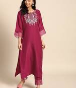 Women Magenta & Golden Yoke Design Kurta with Trousers