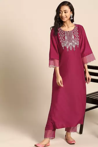 Women Magenta & Golden Yoke Design Kurta with Trousers
