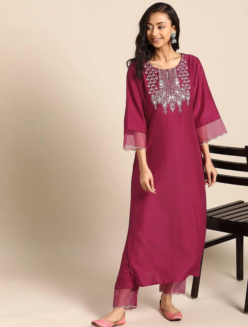 Women Magenta & Golden Yoke Design Kurta with Trousers