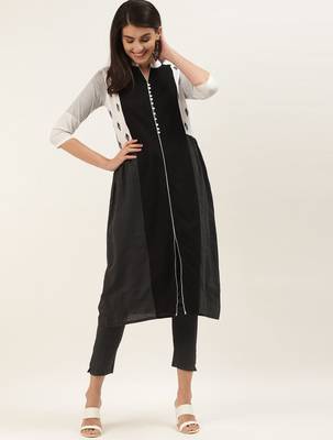 Women Black & White Striped Kurta with Trousers 1