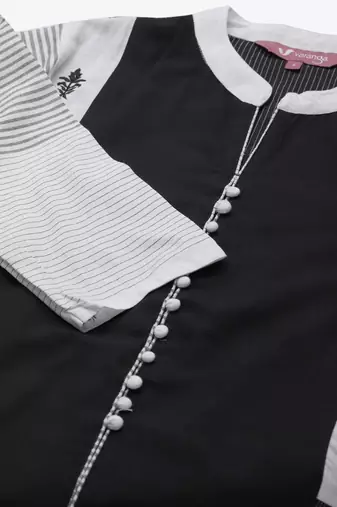 Women Black & White Striped Kurta with Trousers