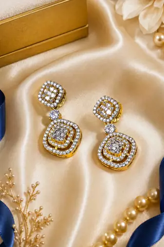 Gold Glamour Link Drop Earrings
