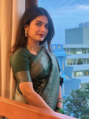 Green color art silk blend sarees with blouse 5