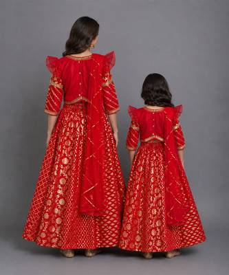Red embroidered chanderi mother daughter lehenga combo set 2