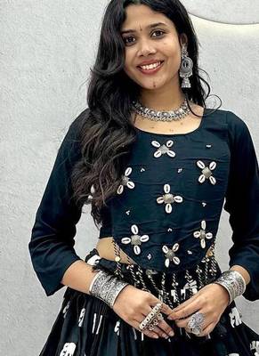 Black Heavy Hand Work with kodi work with hand latkan Cotton Navratri Lahenga Choli 2
