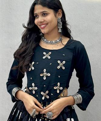 Black Heavy Hand Work with kodi work with hand latkan Cotton Navratri Lahenga Choli 3
