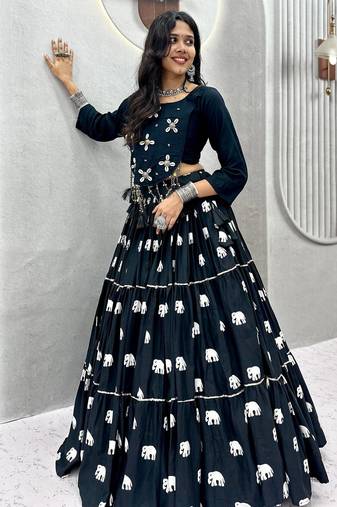 Black Heavy Hand Work with kodi work with hand latkan Cotton Navratri Lahenga Choli