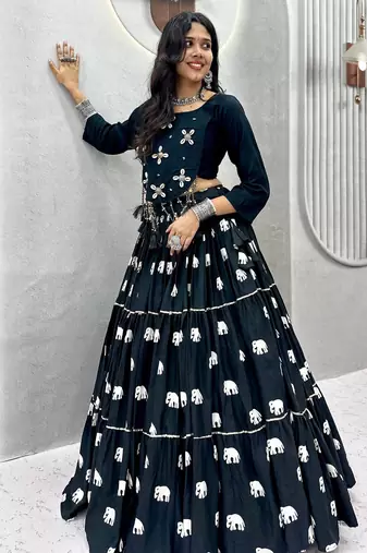 Black Heavy Hand Work with kodi work with hand latkan Cotton Navratri Lahenga Choli