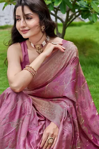 baby pink silk blend jacquard woven saree with zari border and unstitch blouse piece