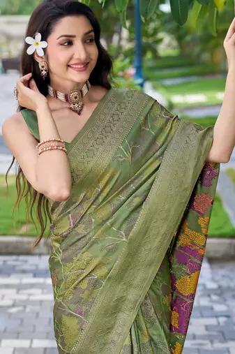 green silk blend jacquard woven saree with zari border and unstitch blouse piece