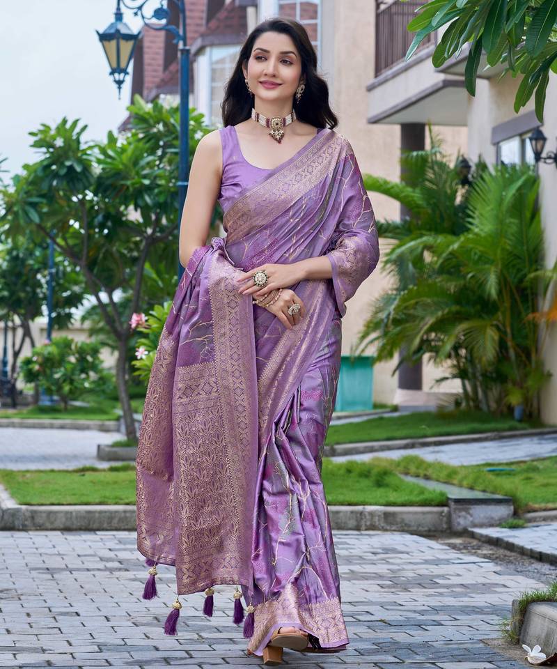 purple silk blend jacquard woven saree with zari border and unstitch blouse piece