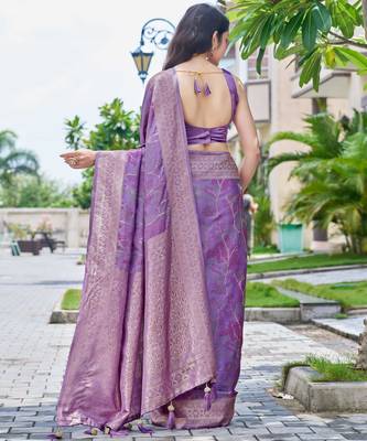 purple silk blend jacquard woven saree with zari border and unstitch blouse piece 2