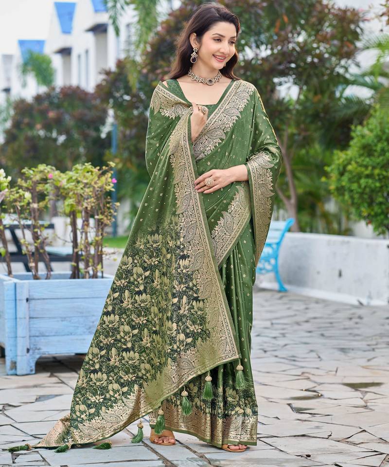 green silk blend jacquard woven saree with zari border and unstitch blouse piece