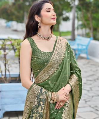 green silk blend jacquard woven saree with zari border and unstitch blouse piece 3