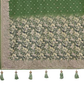 green silk blend jacquard woven saree with zari border and unstitch blouse piece 5