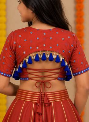 Red silk blend embroidered  zari work kids lehenga choli 3