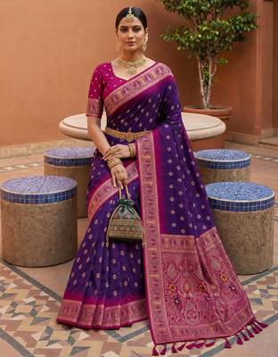 purple color soft silk blend fabric woven designer ethnic partywear saree 3