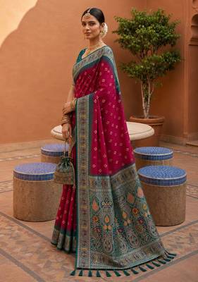 pink color soft silk blend fabric woven designer ethnic partywear saree 4