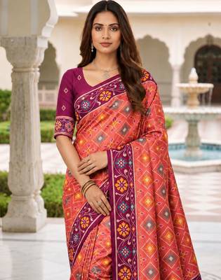 gajri color smart and rich woven meenakari jacquard designer patola silk blend saree 3