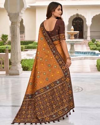 maroon color smart and rich woven meenakari jacquard designer patola silk blend saree 2