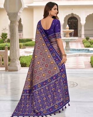 violet color smart and rich woven meenakari jacquard designer patola silk blend saree 2