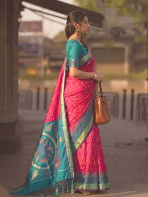 pink color soft silk blend smart designer sophisticated rich looks saree 3