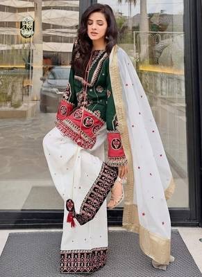 Green heavy natural silk party wear embroidery suit set 3