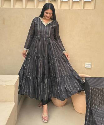 Black heavy brocade party wear embroidery anarkali suit set 2
