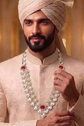 Maroon kundan groom necklace – classic sherwani accessory