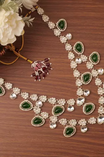 Green kundan necklace for men – royal indian wedding accessory
