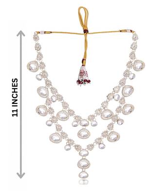 White kundan necklace for men – elegant wedding jewellery 4