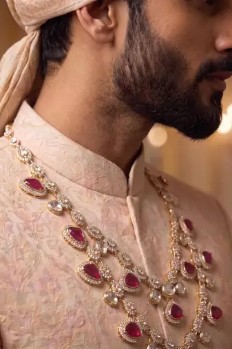 Rani kundan sherwani necklace – sophisticated groom accessory