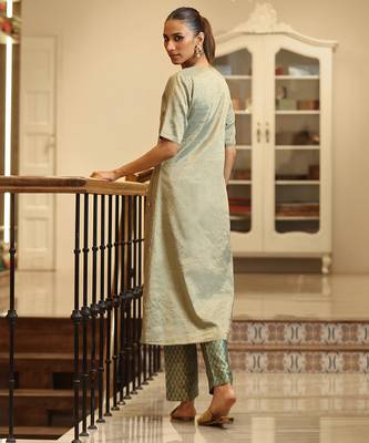 Green handloom tissue kurta set 3